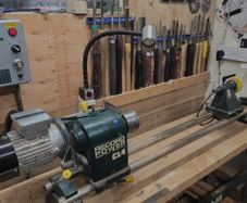 Record Power CL4 Woodturning Lathe c/w stand and large bowl extension