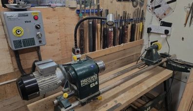 Record Power CL4 Woodturning Lathe c/w stand and large bowl extension