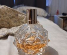 ariana grande perfume