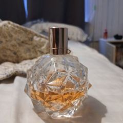 ariana grande perfume