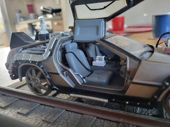 De Lorean die-cast metal model