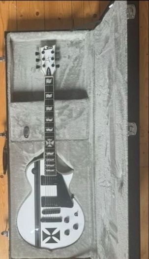 Esp Ltd James Hetfield Iron Cross.