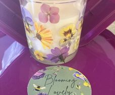 Wax Lyrical candle. 204g. Up to 42hrs burn time. New.