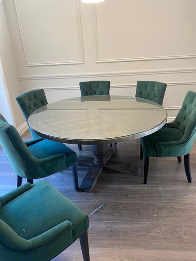 Round Extendable Table