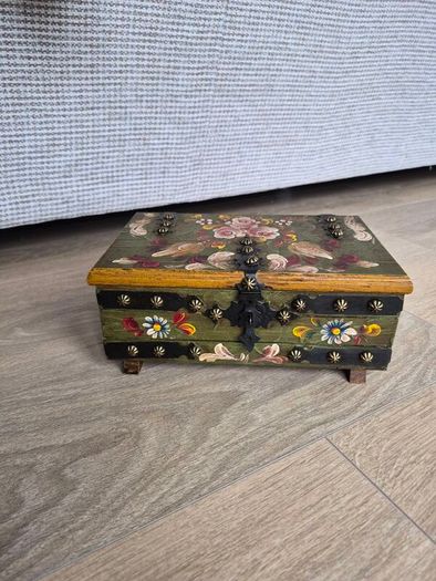 Hand paint Storage/Jewelry Box