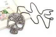 Sweater Pendant - Large Skull