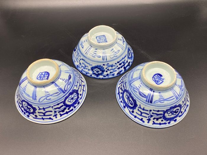 Chinese Qing Porcelain 3 Bowls 18th Century Blue / White