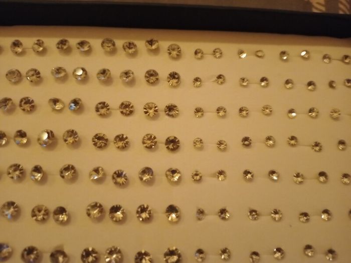 Ear Rings 100 Pairs in Display Box