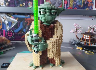 Lego Star Wars Yoda 75255 Buildable Figure.