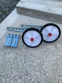 Universal kids bike stabilisers
