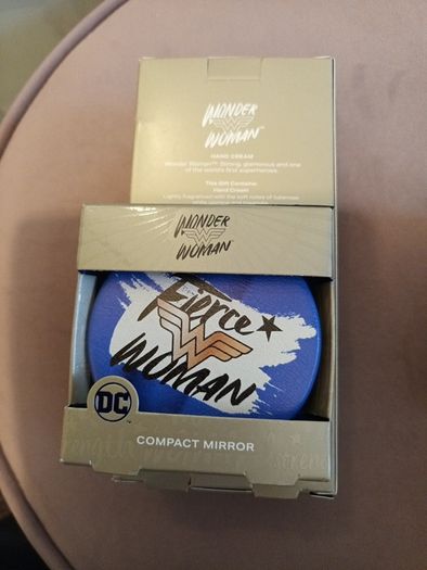 Wonder woman beauty bundle from Boots