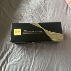 GHD wide plate styler