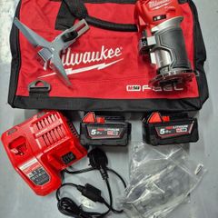 Milwaukee M18 Fuel Compact Trim Router Kit