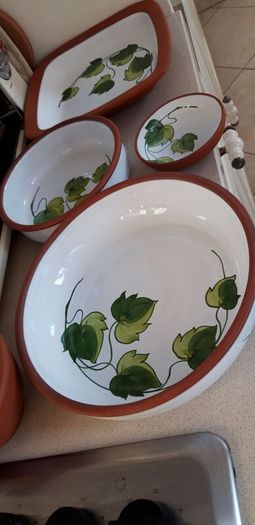 Stunning New Portugese Hand Painted Ivy Pottery Oven to Table Ware 5 Pieces