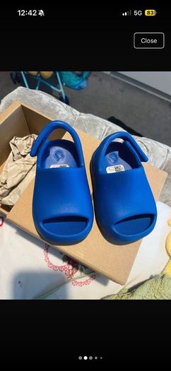 baby yeezy sliders