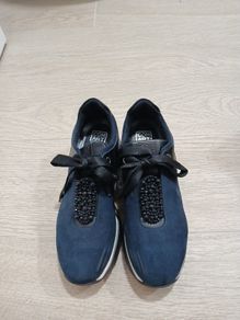 Ladies shoes