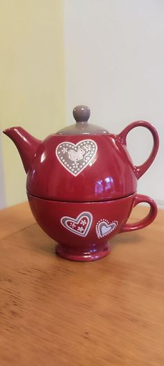 Teapot and cup