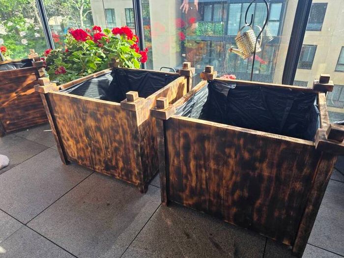 4 wooden planters