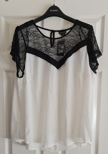PLUS SIZE (XL) City Chic Ivory / Black Lace Top. New