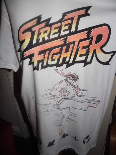 Street Fighter T-Shirt - Size Large