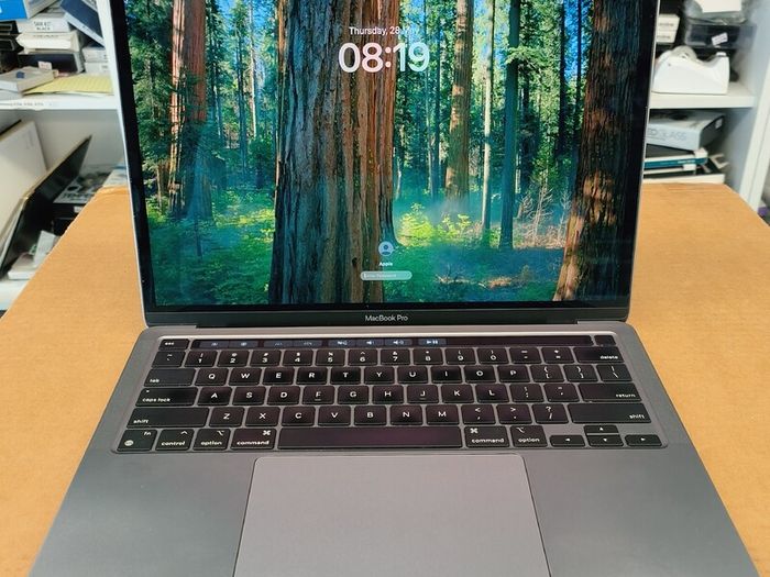 2020 MacBook Pro 13-inch M1 (A2338) 16GB RAM 500GB SSD Space Gray macOS Sequoia 15.5 , Battery Cycle: 370 (Was MDM Framework)