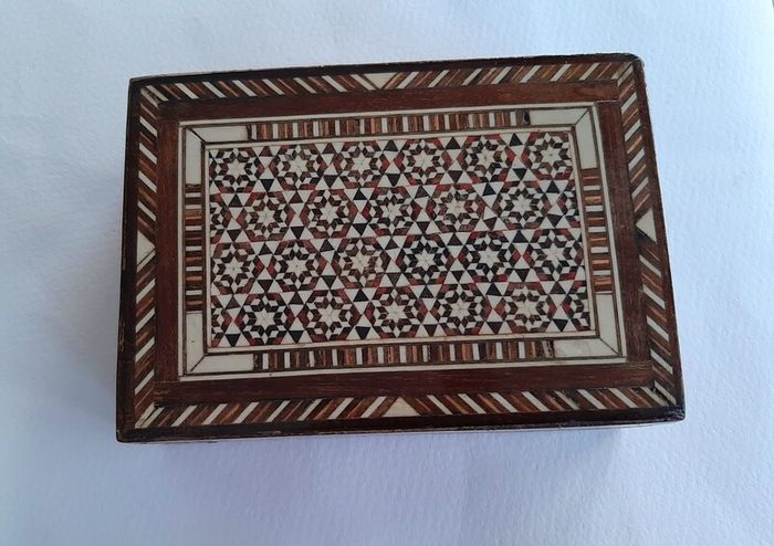 Small Syrian inlay box