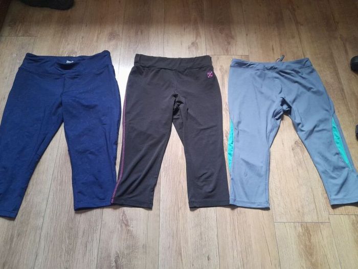 ladies cropped workout bottoms size 12