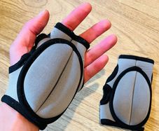 Hand weights