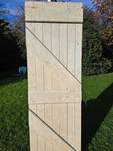 Vintage Ledge Brace Batton Door