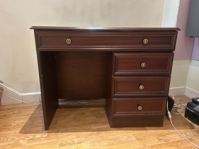 Mahogany Veneer Desk