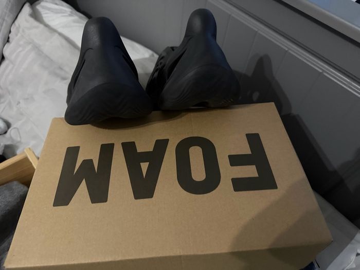 yeezy foam shoes