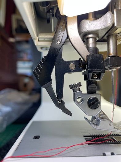PFAFF Select 3.2 Sewing Machine - IDT - Just serviced - Like new!