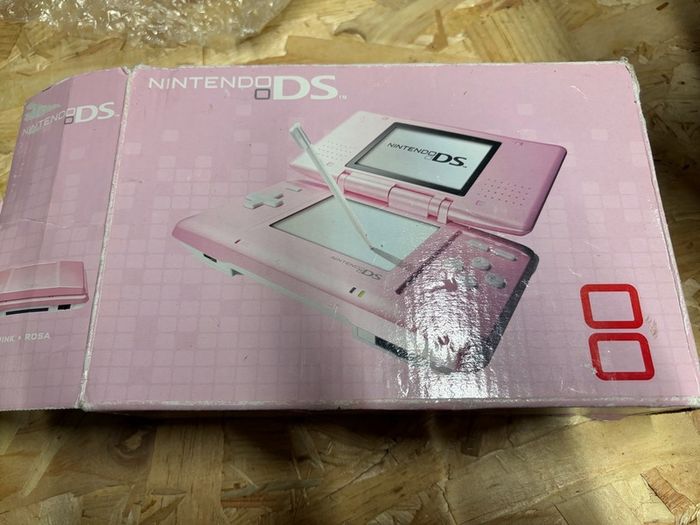 Nintendo Pink DS