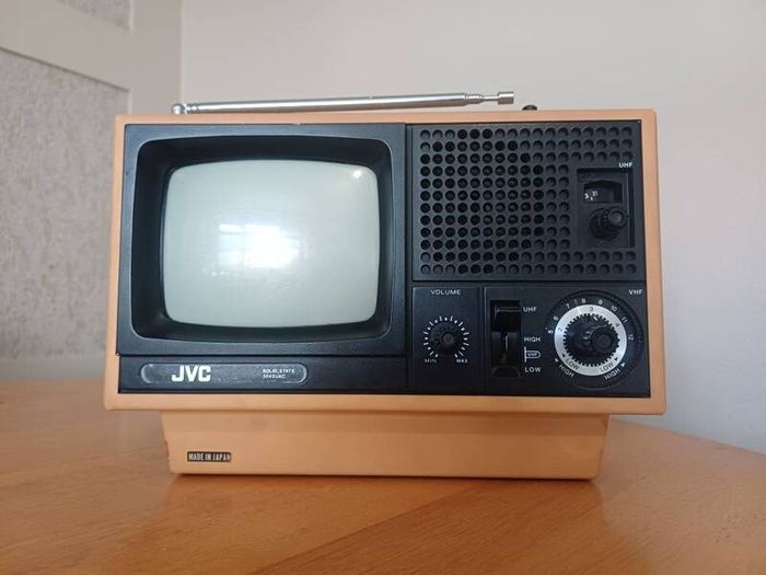 Vintage JVC 3040 Solid State Portable TV | Retro 1970s