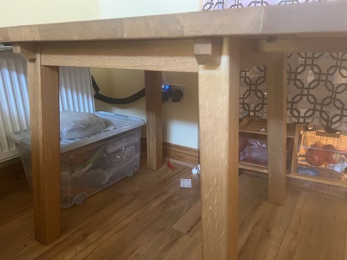 extendable dinner table