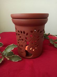 Ceramic wax melter/oil burner