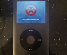 iPod 7th Gen Classic 160gb (Free Post)