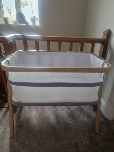 Babylo Nod Co-Sleeper Crib & Mattress. Includes Manual, travel bag