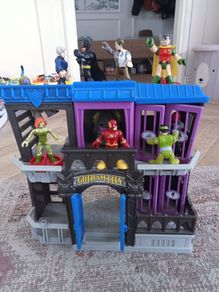 Batman Gotham Jail