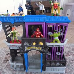 Batman Gotham Jail