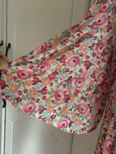 Lovely Gallery Floral maxi dress with front opening size UK16 EU44 Postage included