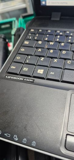 Fujitsu Siemens Lifebook A512