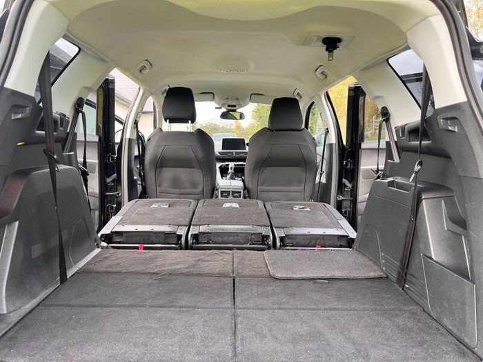 201 Peugeot 5008 1.5 Blue HDi - 7 Seater