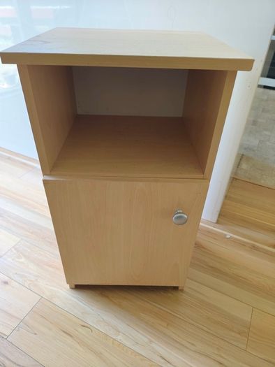 Bedside lockers