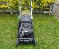 self-drive petrol lawn mower 18 inch blade starts easy runs perfect
