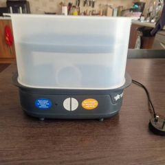 Tommee Tippee Electric Steam Steriliser / Easiwarm Bottle Warmer / Feeding bottles