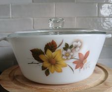 Vintage JAJ Pyrex casserole dish