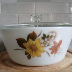 Vintage JAJ Pyrex casserole dish