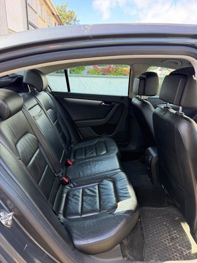 Volkswagen Passat 2011 2.0 TDI Automatic