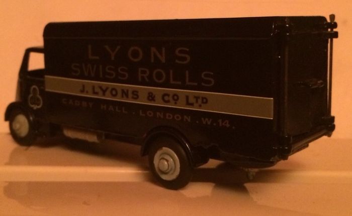 Dinky Toys Guy Van